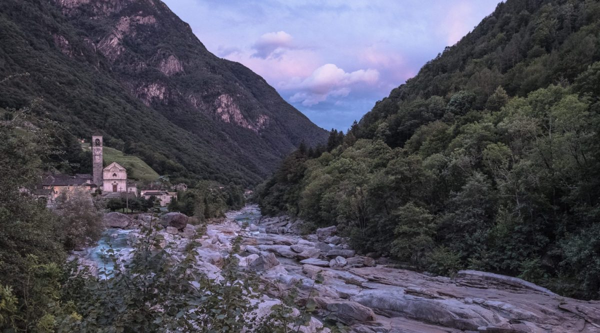 Aussicht über Lavertezzo im Verzascatal, Tessin