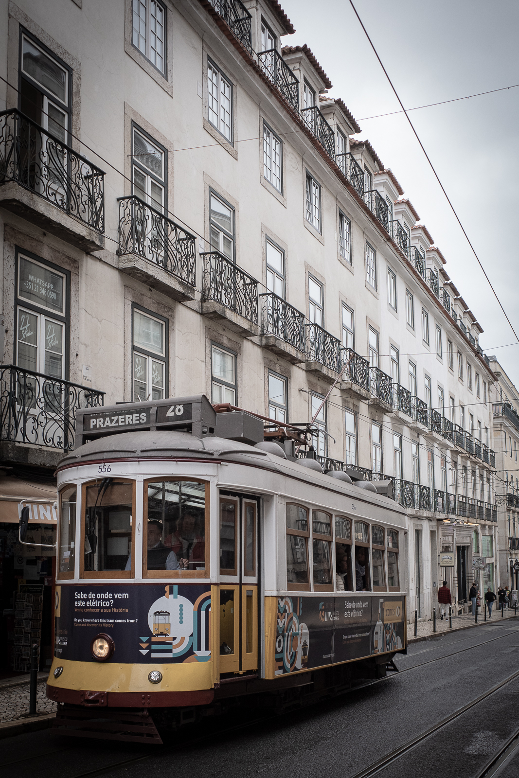 Tram / Strassenbahn Nr. 28 in Lissabon