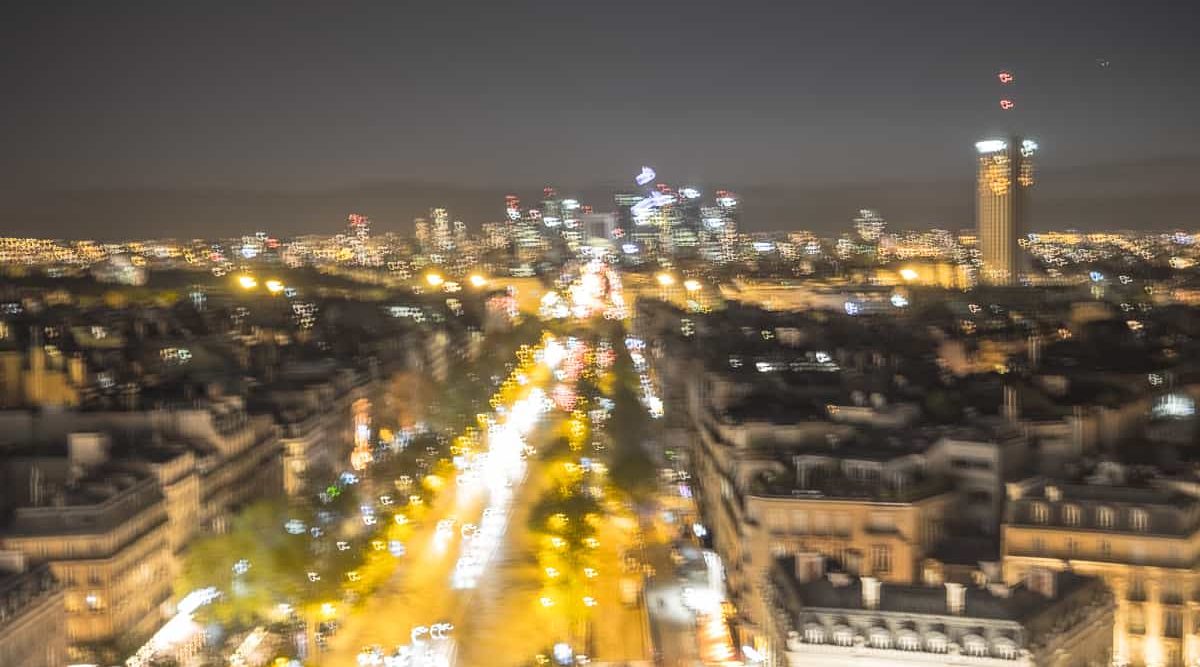 Unscharfe Aussicht aus Paris Arc de Triomphe